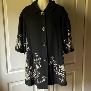 Lightweight 3- button Swingy Embroidered Coat